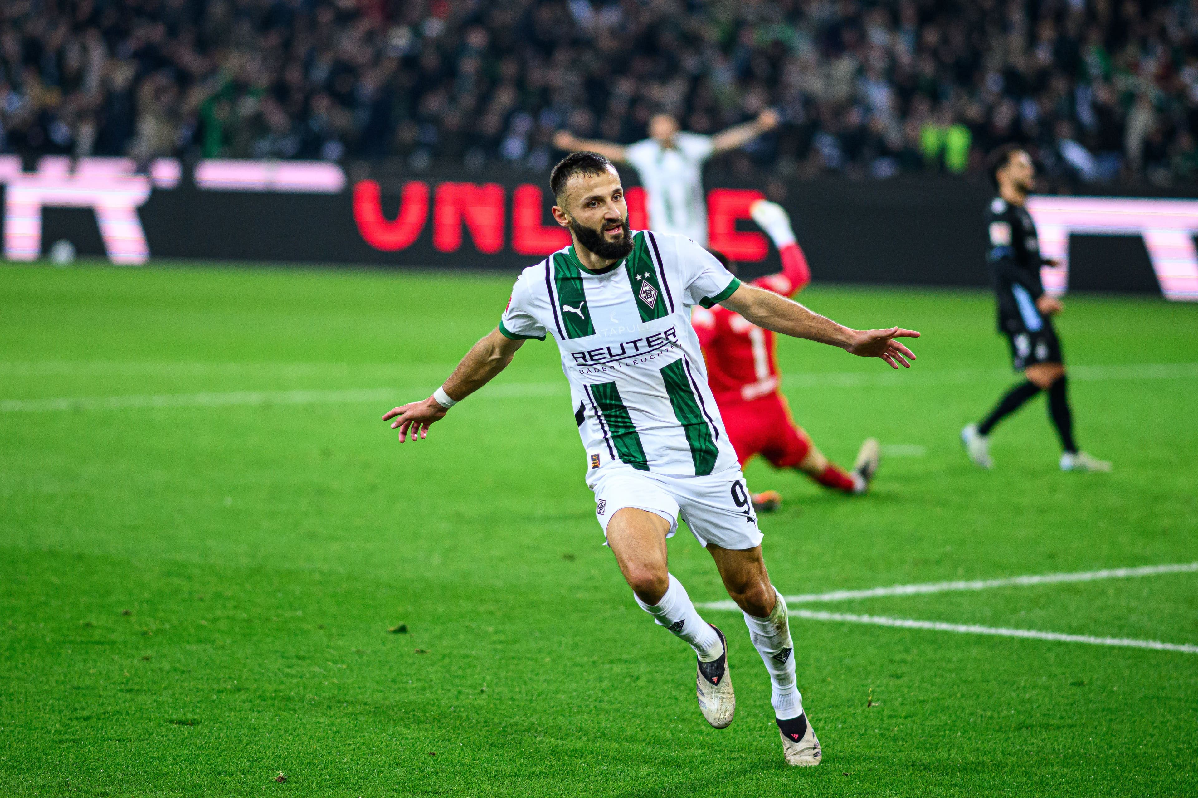 Schalke 04 and Borussia Mönchengladbach combo deal